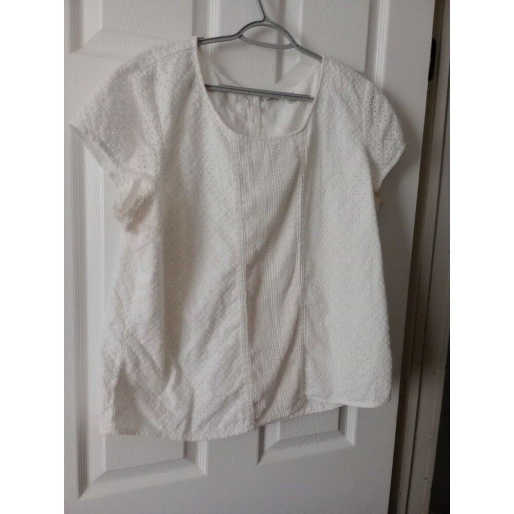 L L Bean Women's White Pullover Size XL Eyelet Hem Embroidery Short-sleeve